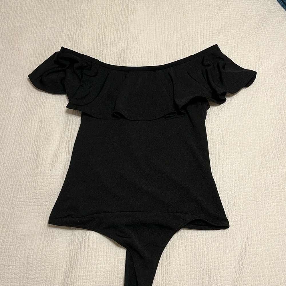 Black off the shoulder body suit - Picture 2 of 3